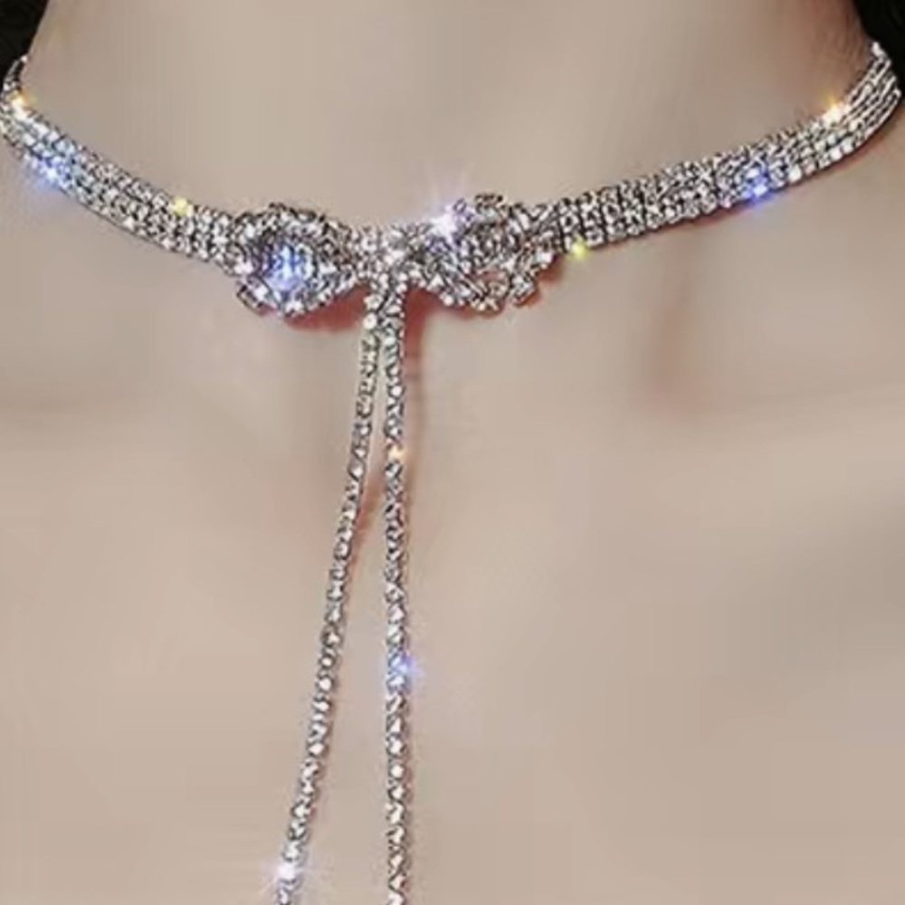✨A Perfect New Year’s Accessory Bow Pendant Necklace with Sparkle✨ - Picture 1 of 2